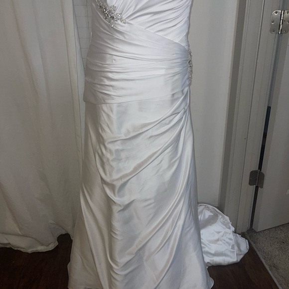 Beautiful Bonny wedding dress great for curves Size 16 Good Condition strapless - Picture 14 of 16